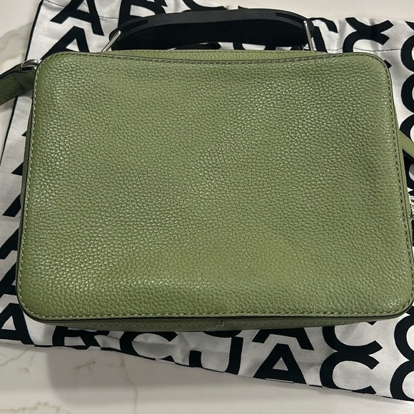 Marc Jacob’s leather olive green lunchbox bag crossbody bag - Picture 3 of 5